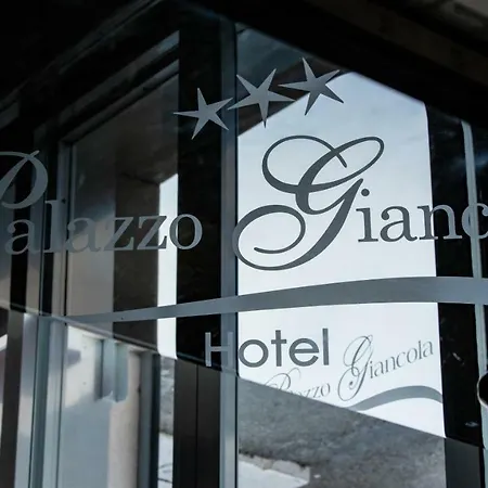 Отель Palazzo Giancola Сан-Северо